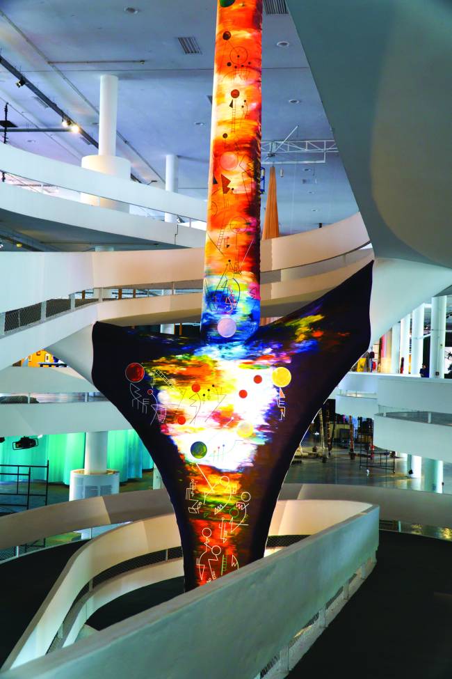 VEJASP_BIENAL_8837.jpg 36ª Bienal de São Paulo: pintura de Tanka Fonta na