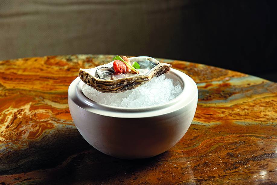 Vila Medí: ostra com sorbet de gochujang Vila Medí: ostra com sorbet de gochujang