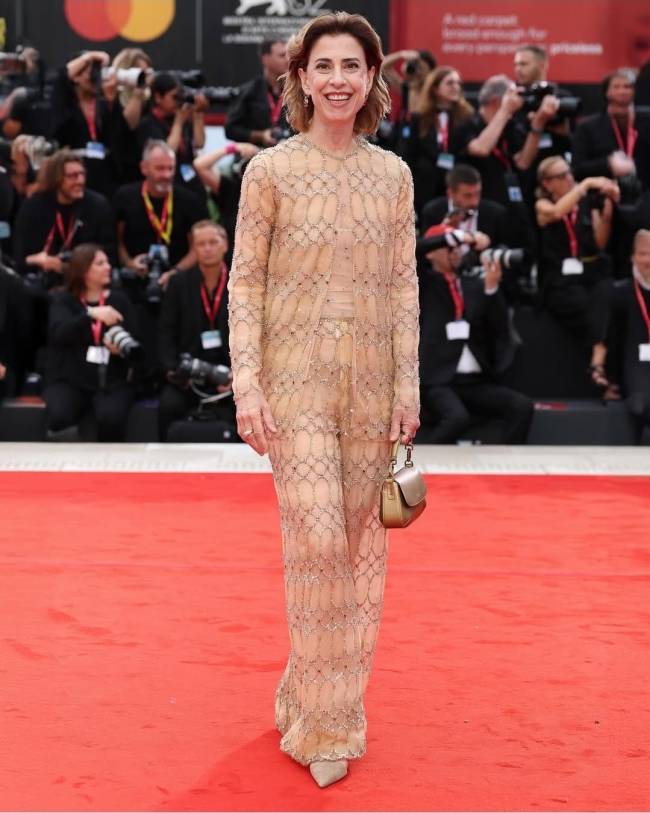 Fernanda-Torres-veste-Armani-Prive