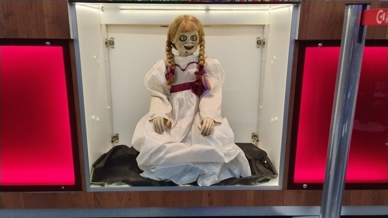 Annabelle: boneca original dos filmes de terror chega a shopping em SP