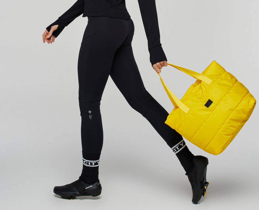 Velocity e Kore lançam coleção de roupas esportivas