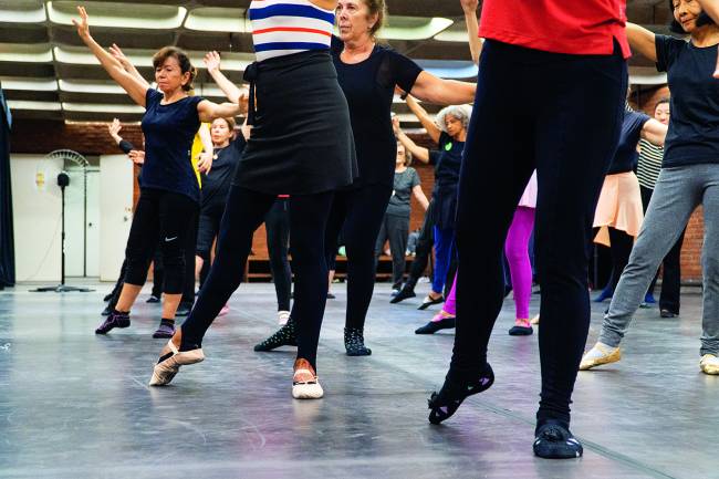 20250424 Ação Cultural _ Longevidança _ SE1 _ Nina Gocke (46).png Novas bailarinas: sonho realizado em aulas semanais