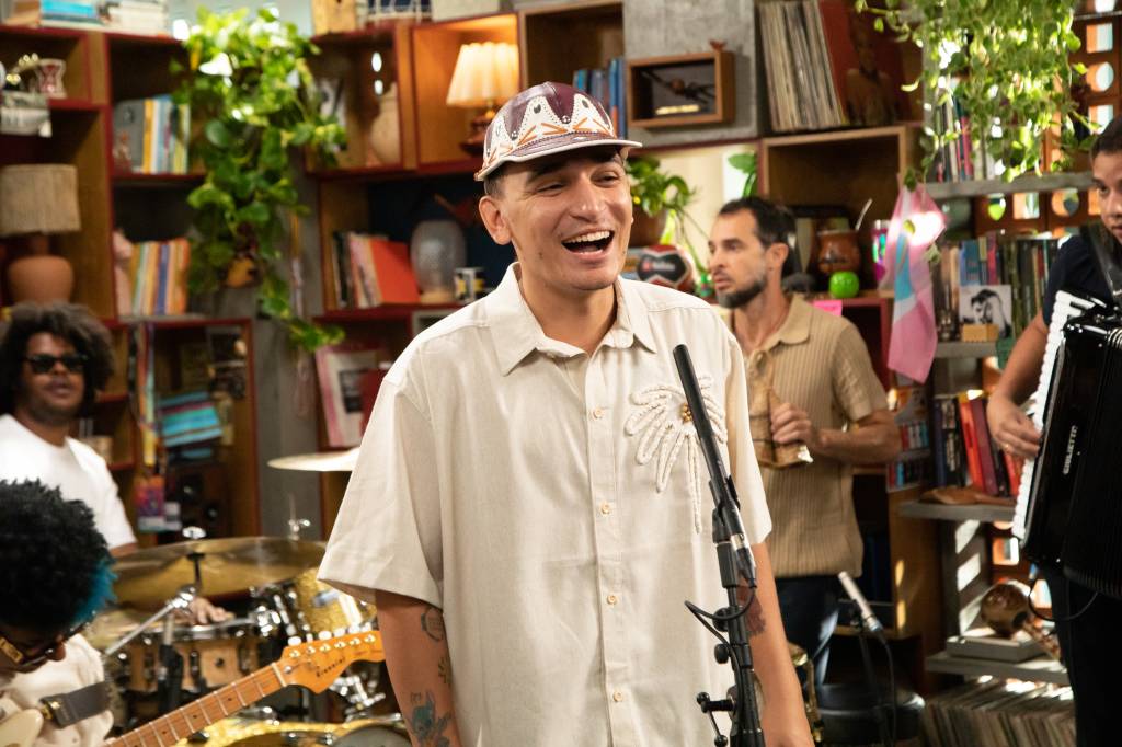 Tiny Desk Brasil estreia com João Gomes; confira os bastidores do projeto