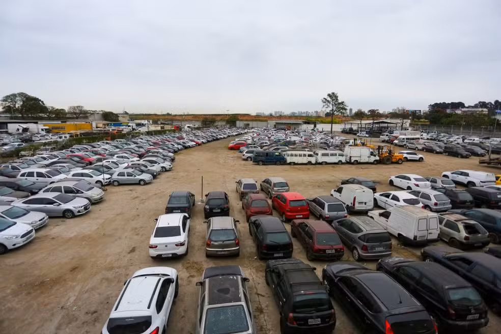 Detran faz leilão com veículos apreendidos por infrações de trânsito; lances partem de R$ 450