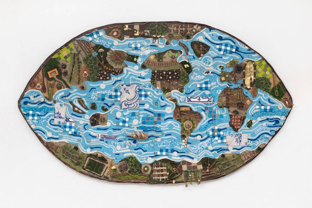 Artista libanês critica construção histórica do Brasil em exposição