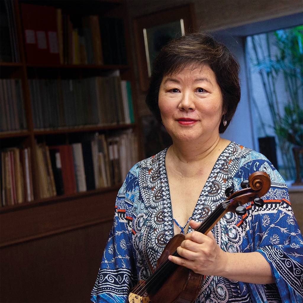 Violinista Elisa Fukuda celebra 50 anos de carreira na Sala São Paulo