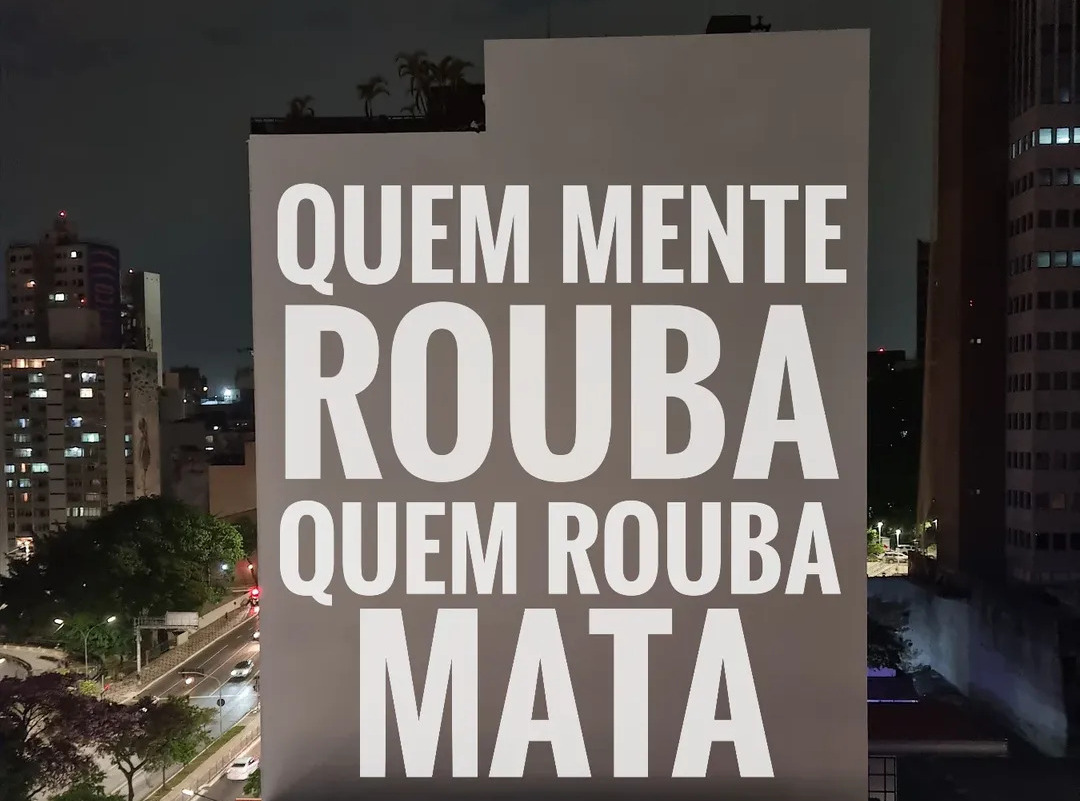 SnapInsta.to_560376351_18081114806069226_901028290140291293_n-1 “Quem mente rouba, quem rouba mata”: grupo que projeta frases em SP entra na onda de “Vale Tudo”