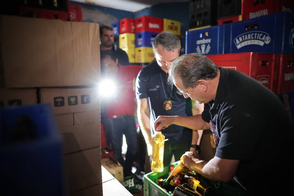 Justiça autoriza destruição de 100 mil garrafas de bebida na capital