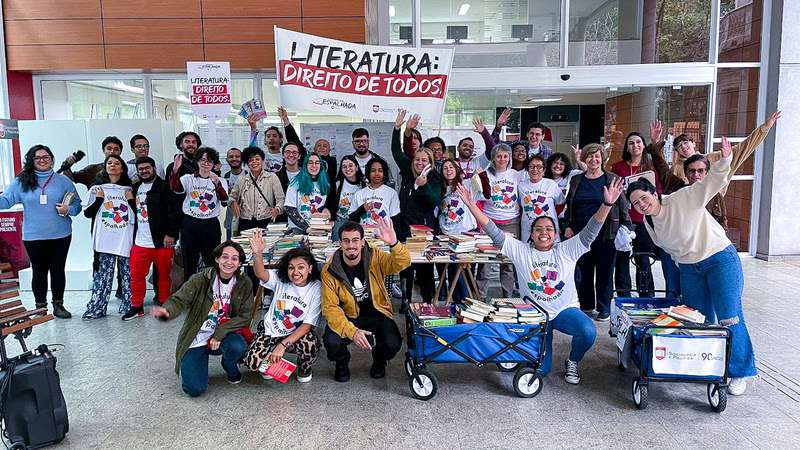 Dia Nacional do Livro: FESPSP distribui obras literárias no centro de SP
