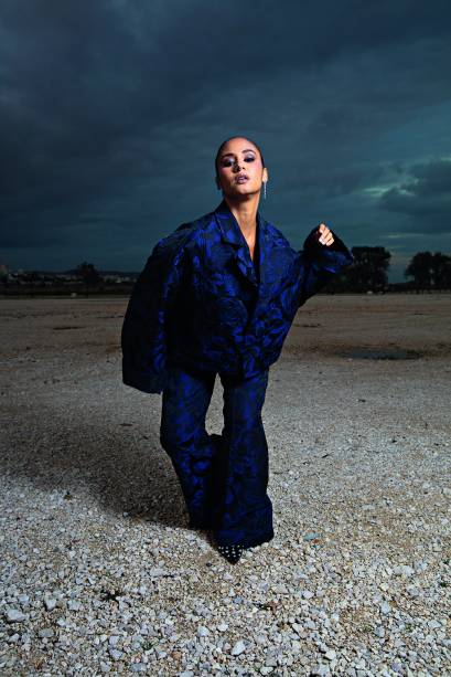 Conexão com a música brasileira: Djavan e Maria Bethânia são referências de Mayra