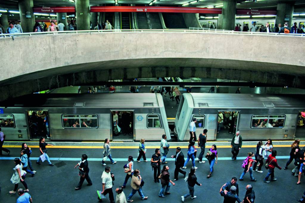 600 furtos e 150 casamentos por dia: os números de São Paulo