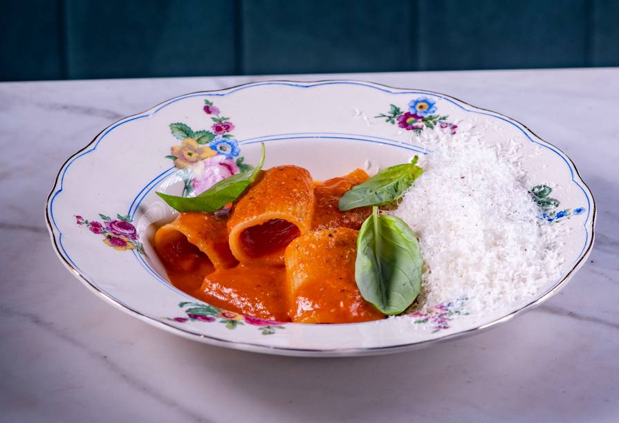 Lita: paccheri alla scarpariello