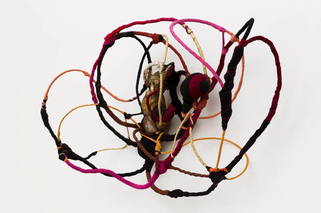 Barroco afro-brasileiro: Instituto Tomie Ohtake tem exposição de Sonia Gomes