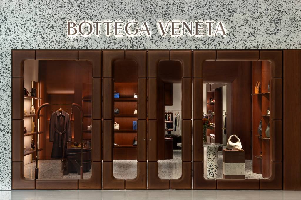 Bottega Veneta apresenta loja renovada no JK Iguatemi