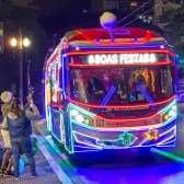 Ônibus iluminados