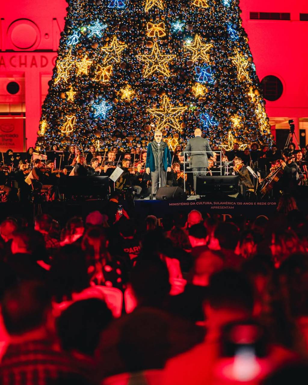 Andrea Bocelli emociona 24 mil pessoas no Natal para o Bem em São Paulo