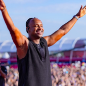 Thiaguinho confirma volta da Tardezinha em 2028: “Álbum novo a caminho”