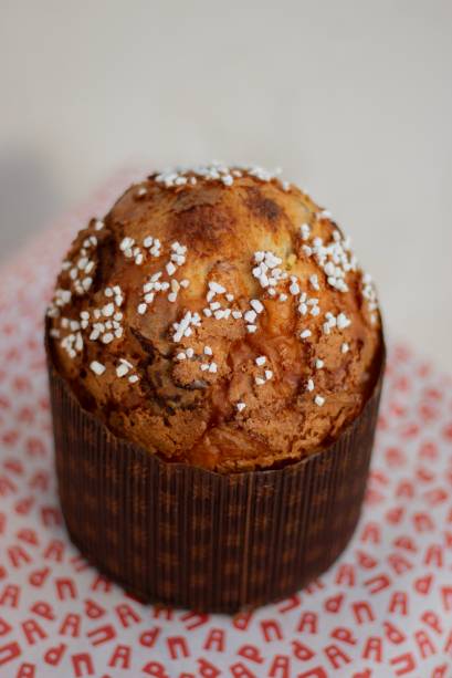 Pan: panetone de três chocolates e raspas de laranja Pan: panetone de três chocolates e raspas de laranja