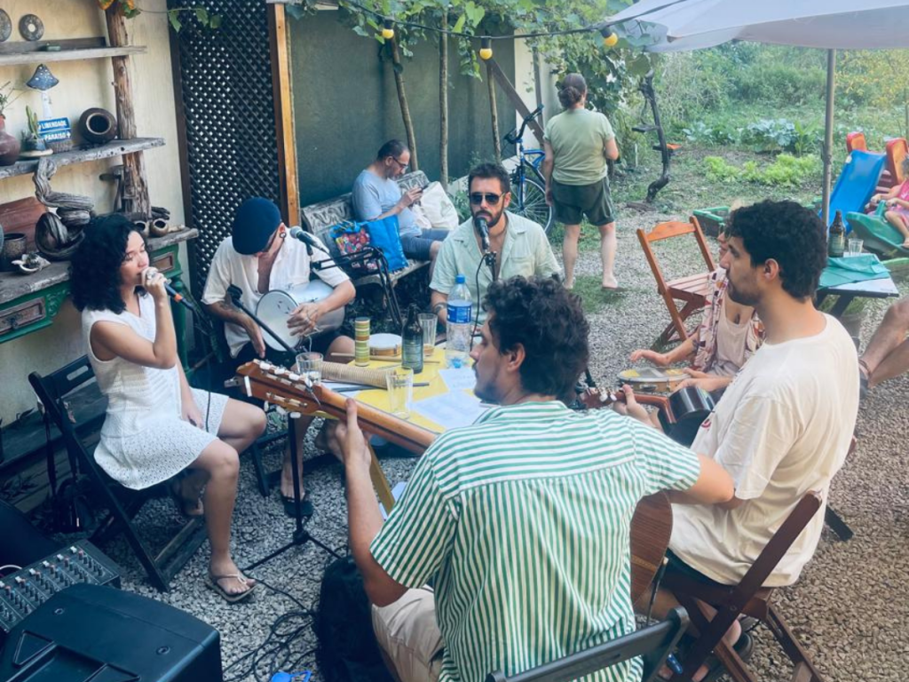 Rodas de Samba tomam bibliotecas e bosques de leitura de São Paulo