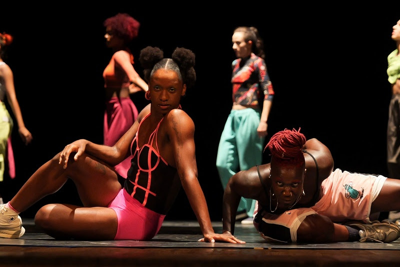 Domingo tem samba, teatro e dança em programação cultural gratuita da cidade