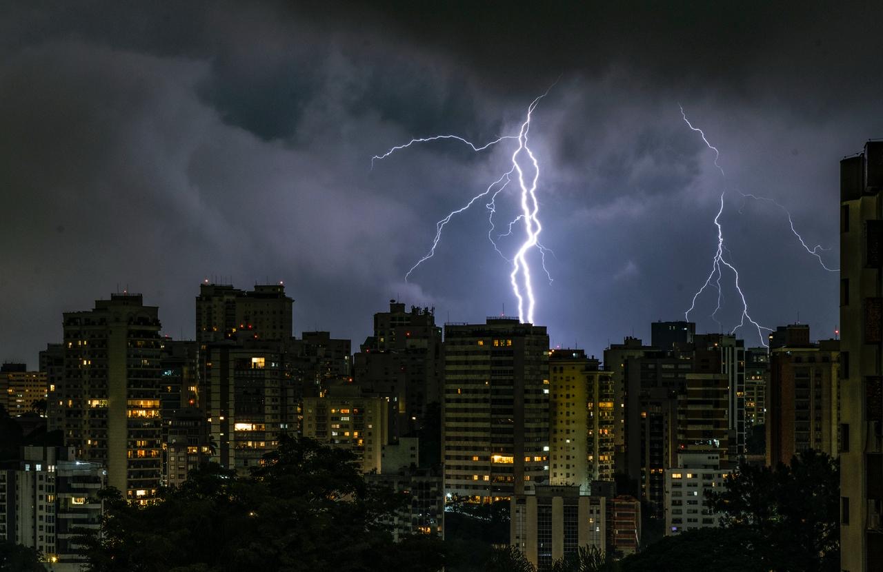 Após temporal com morte, SP tem novo alerta para chuva de até 80 mm