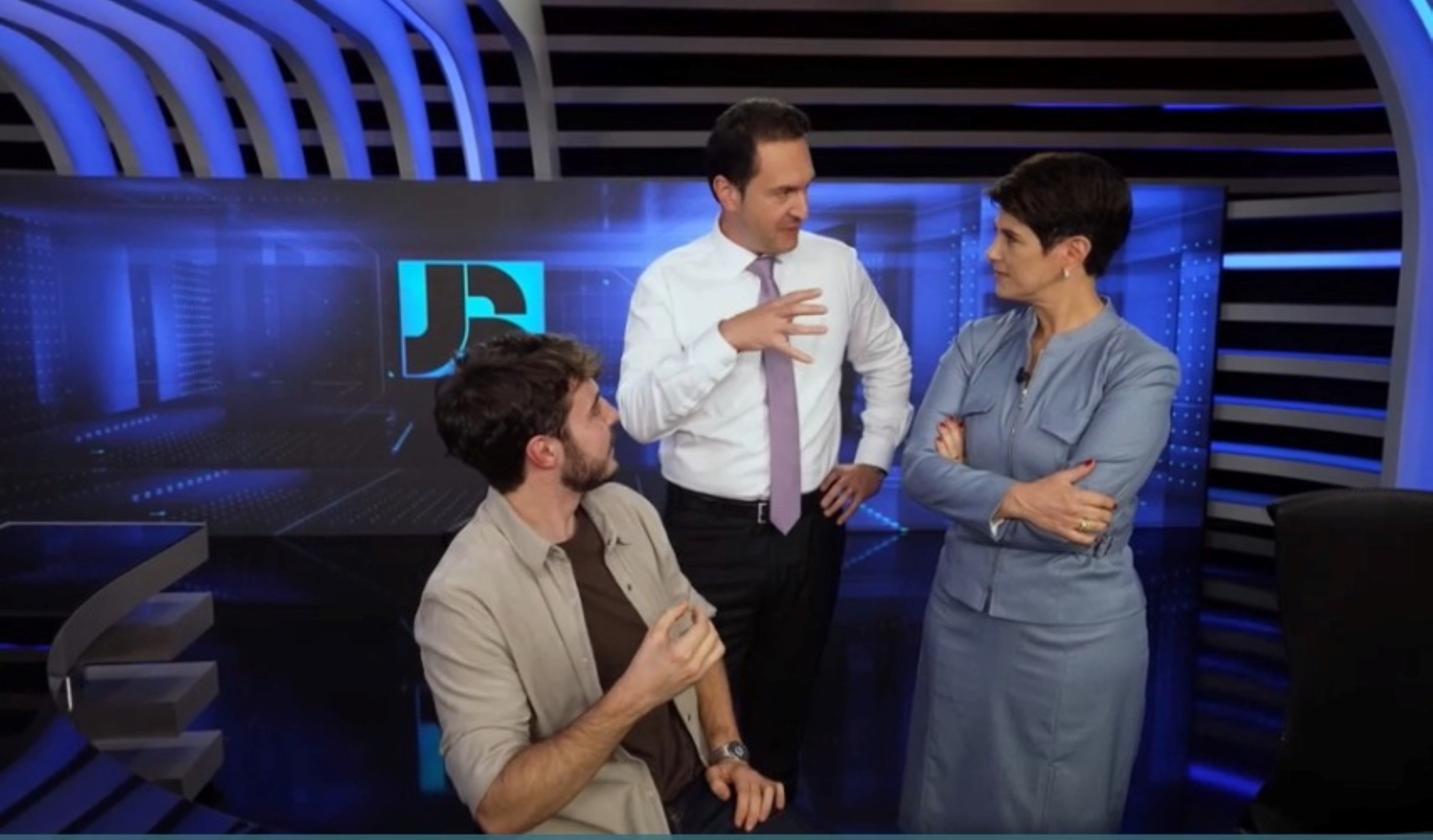 Jo&atilde;o Liberato com Mariana Godoy e Edu Ribeiro