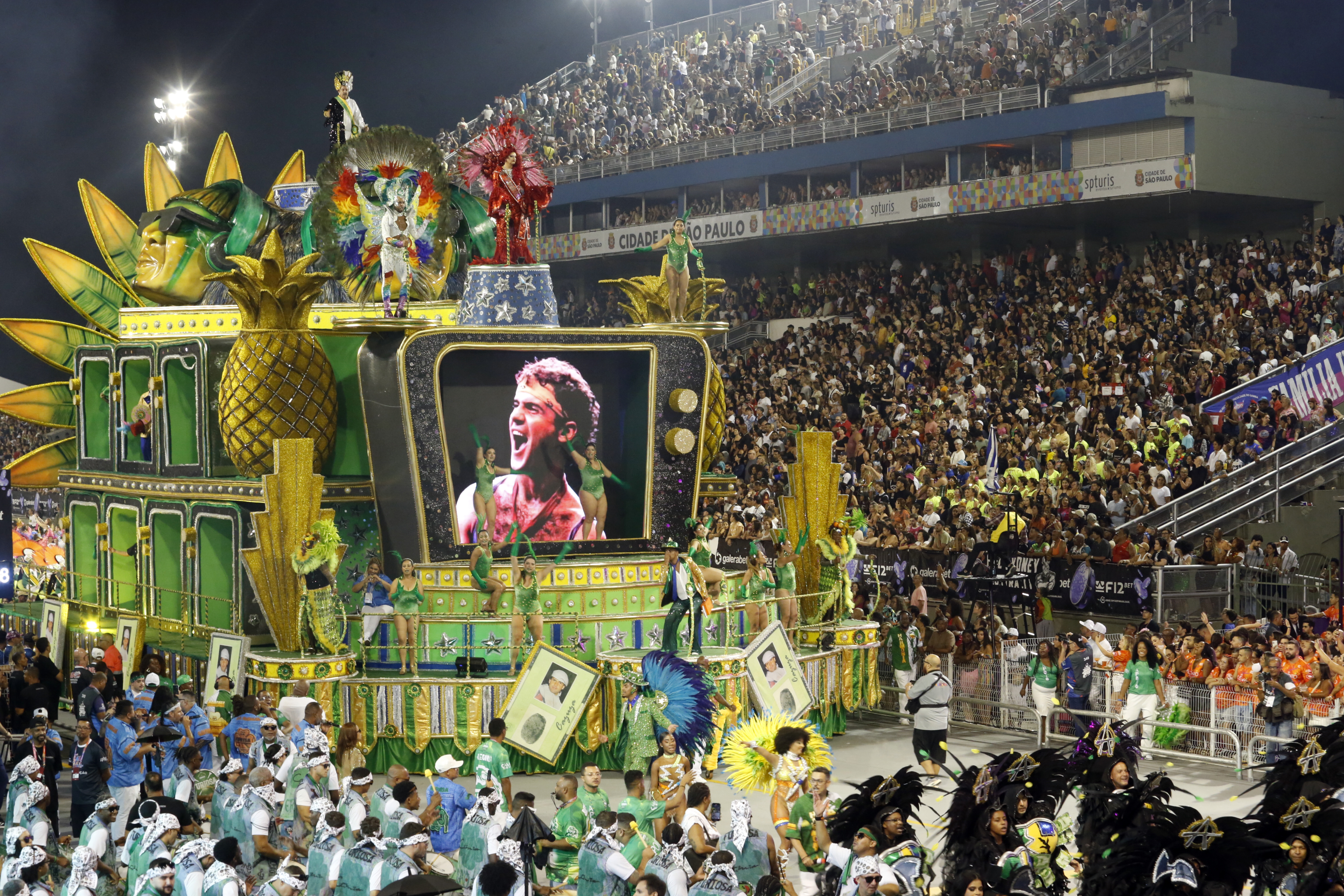 Camisa Verde e Branco aposta em caminhos de energia de Exu como enredo para o Carnaval 2026