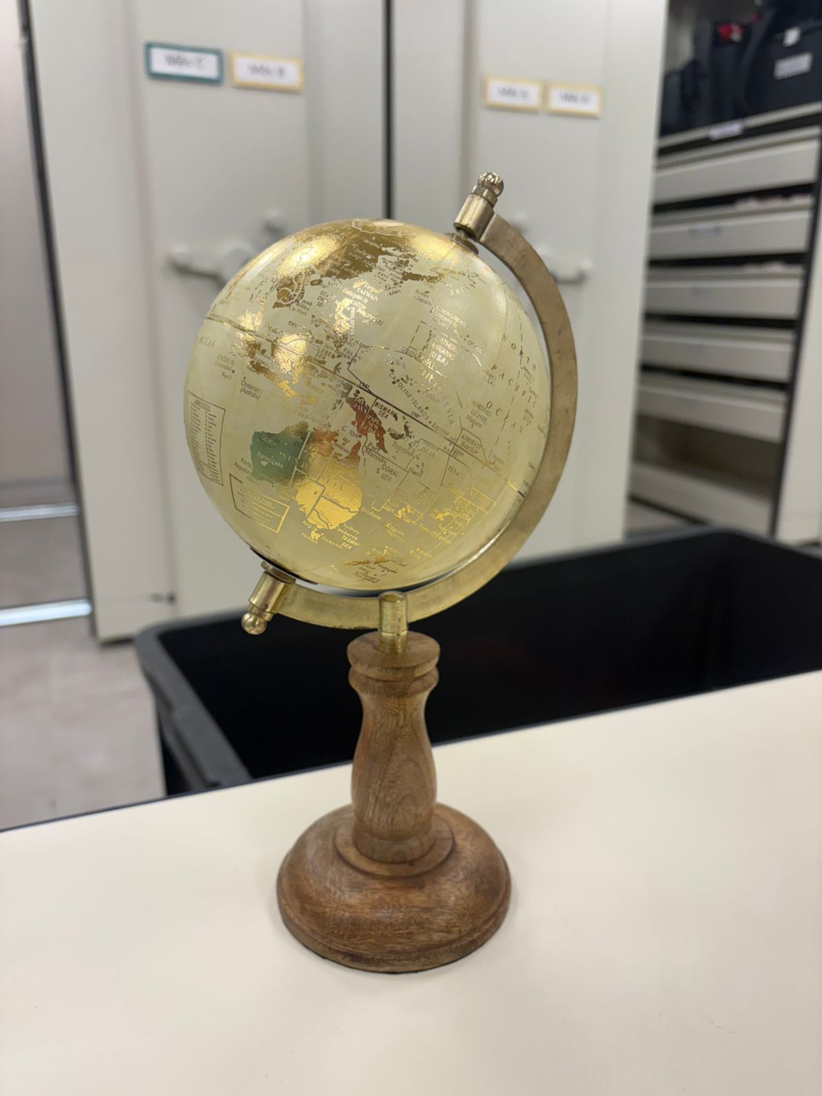 WhatsApp-Image-2026-02-02-at-14.10.30 De katana a globo terrestre: Achados e Perdidos do Metrô recebeu 73 mil itens em 2025