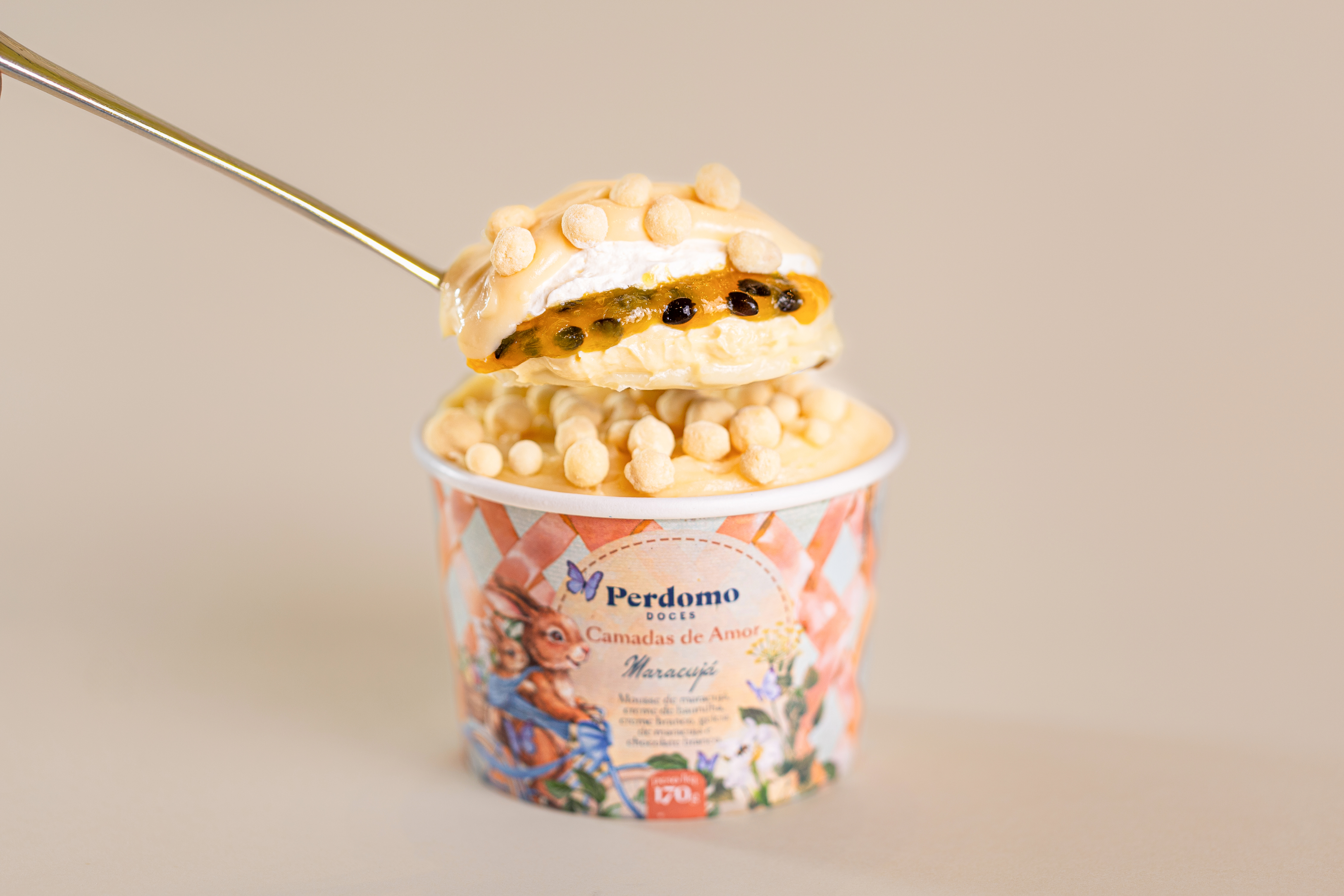 pote de maracujá com cobertura