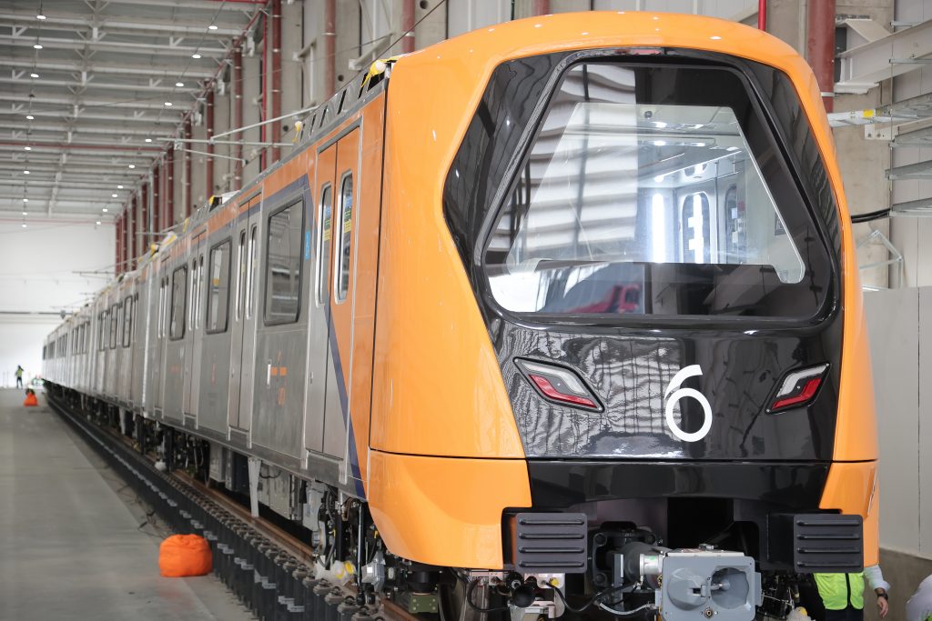 Trem-Linha-6-Laranja-1024×683