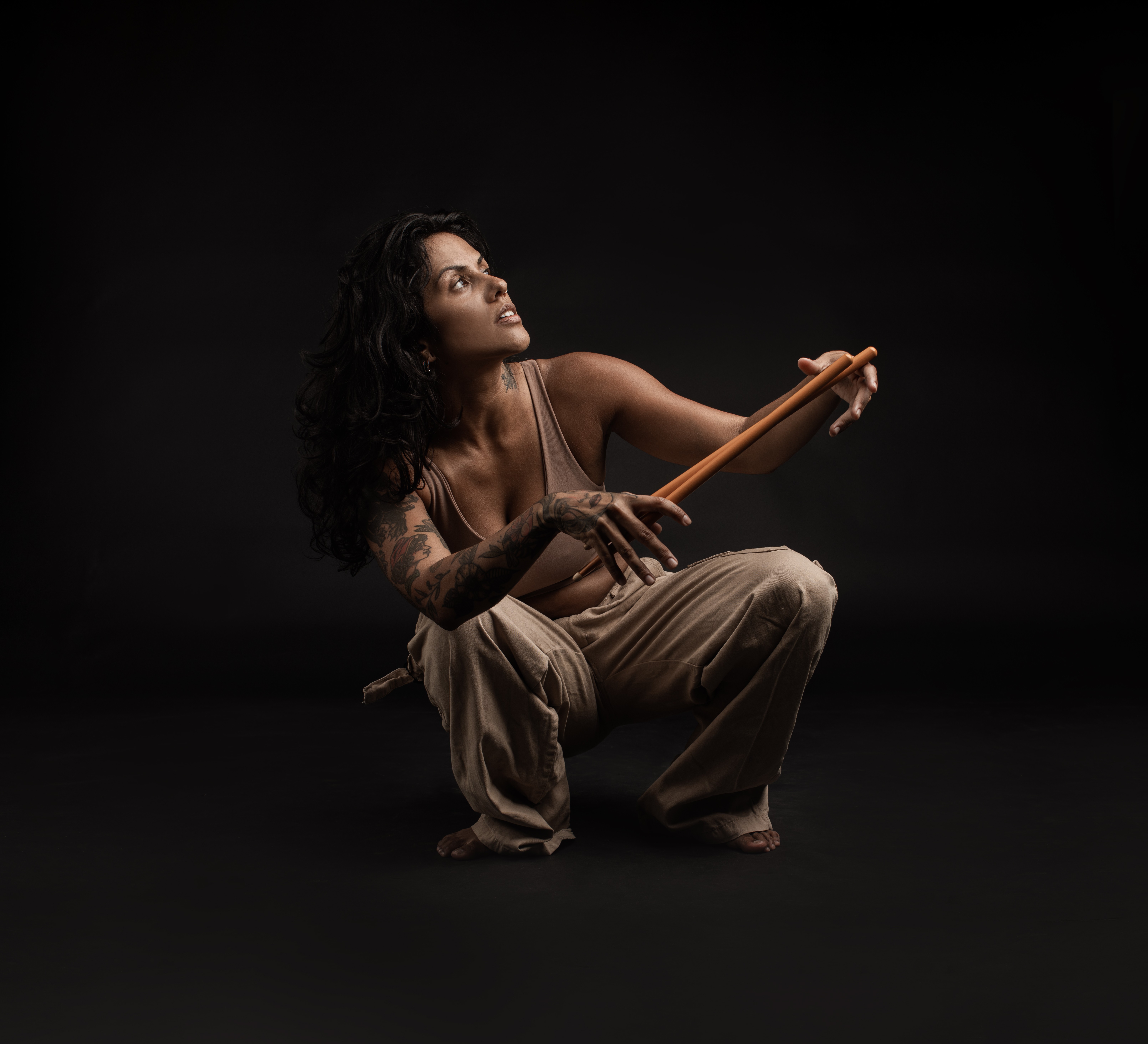 Alana Ananias no palco: show no projeto Instrumental Sesc Brasil