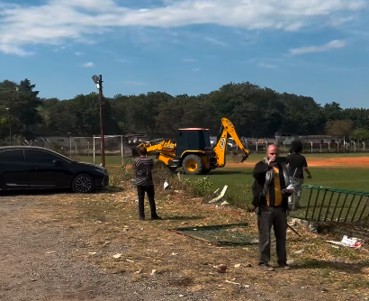 Clube Cruz da Esperança é demolido no Campo de Marte na Zona Norte