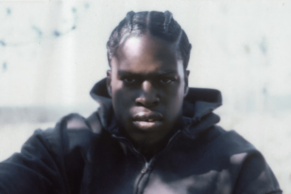 Daniel Caesar anuncia show em São Paulo; confira data e ingressos