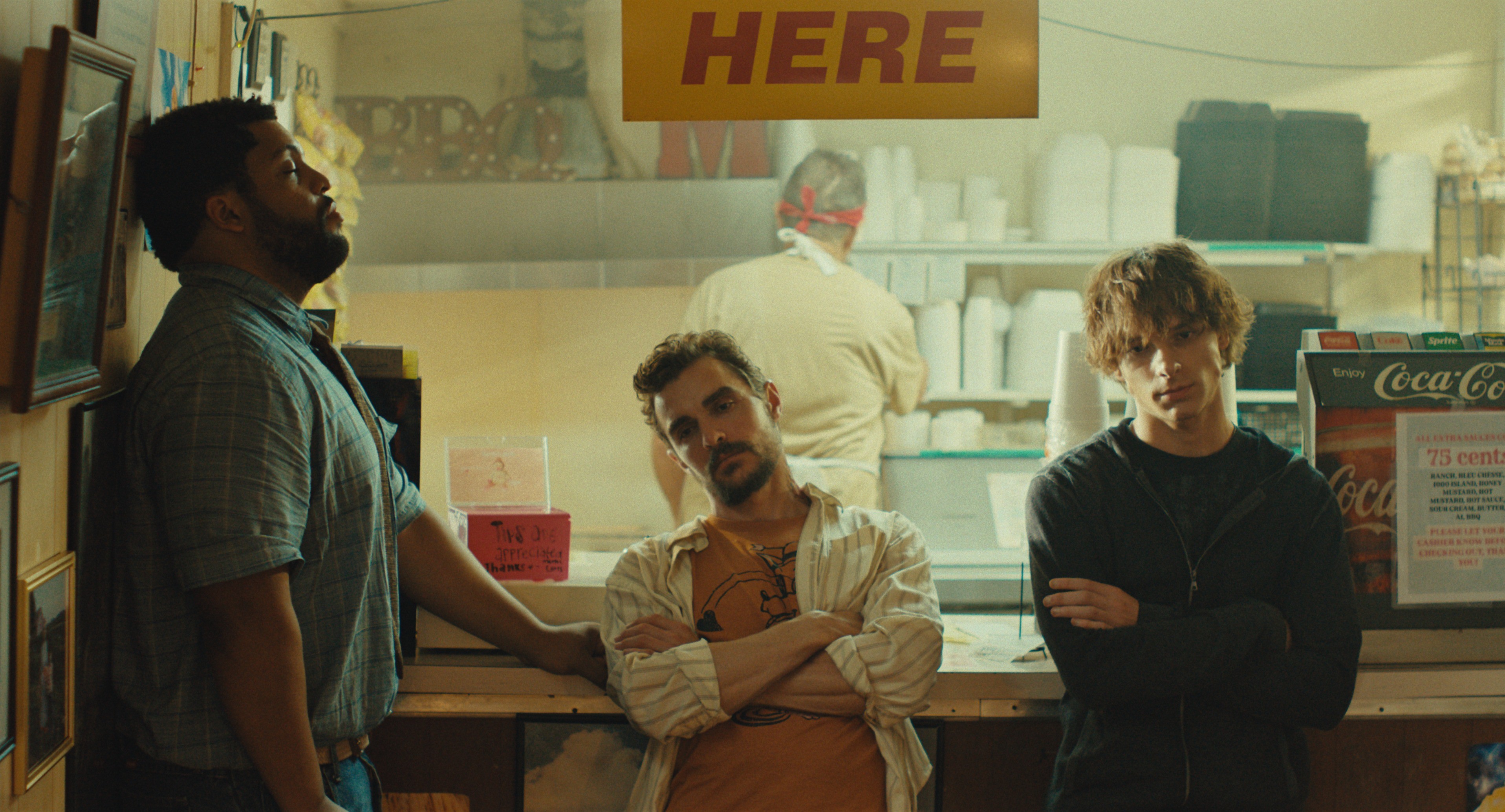 ‘Idiotas’: Dave Franco e O’Shea Jackson Jr. estrelam comédia escrachada