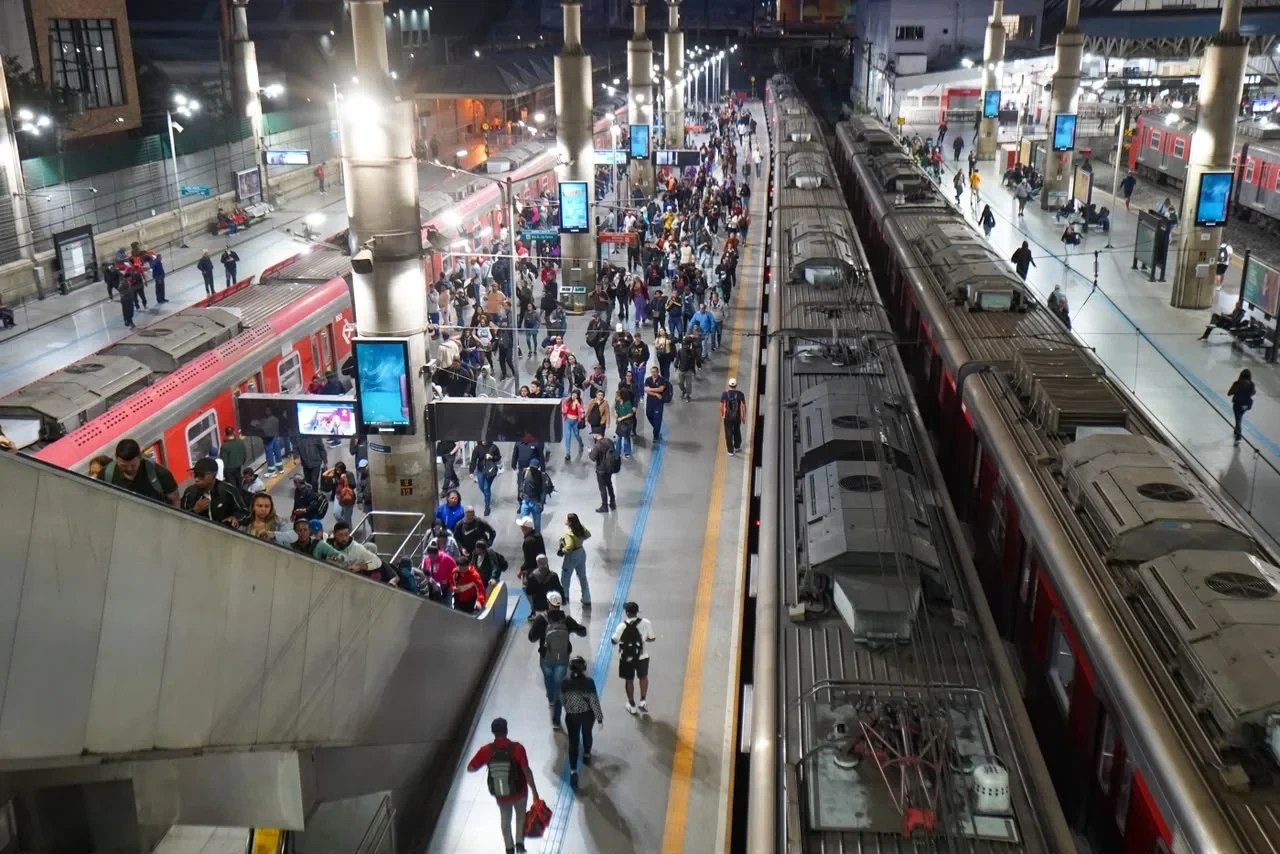 Vai de metrô ou trem? Veja como está a operação nesta quarta (9) com chuva