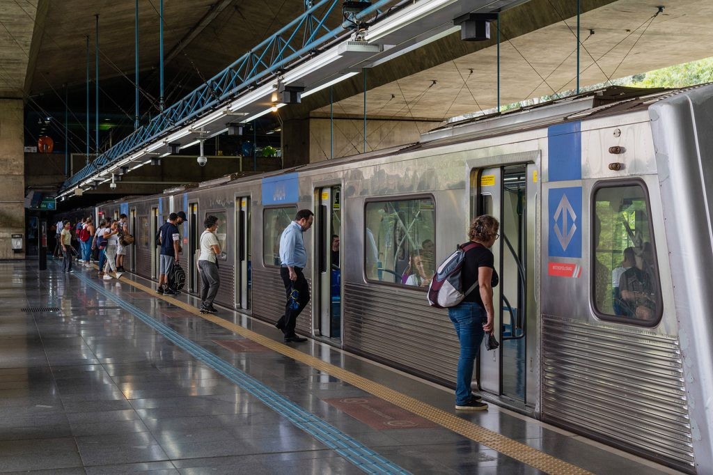 Como estão o metrô e os trens? Veja o status das linhas nesta segunda-feira (28)