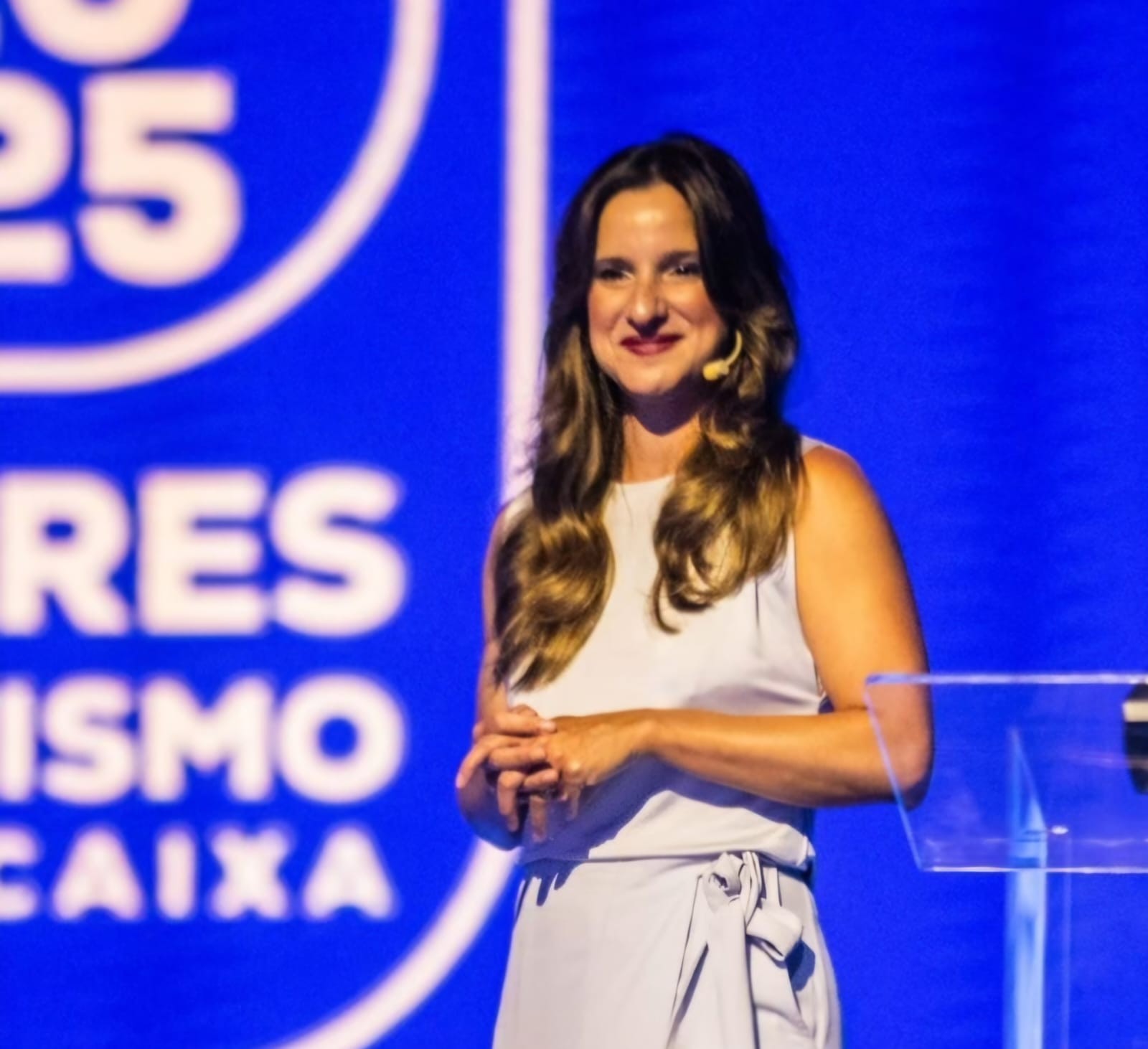 Ex-TV Globo, jornalista Beth Romero é a nova voz da Linha 7-Rubi