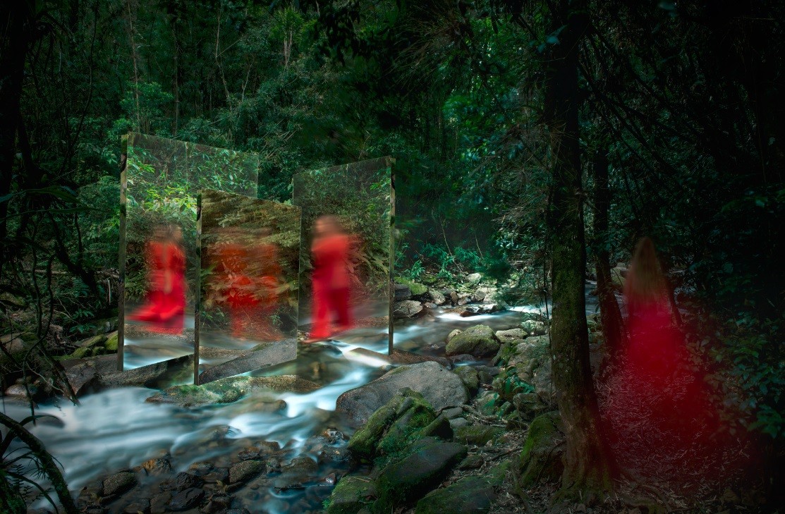 Parque Trianon recebe exposição gratuita que mistura fotografia e espelhos