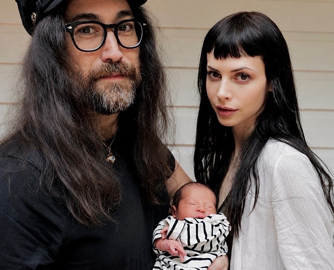 Nasce primeiro neto de John Lennon, filho de Sean