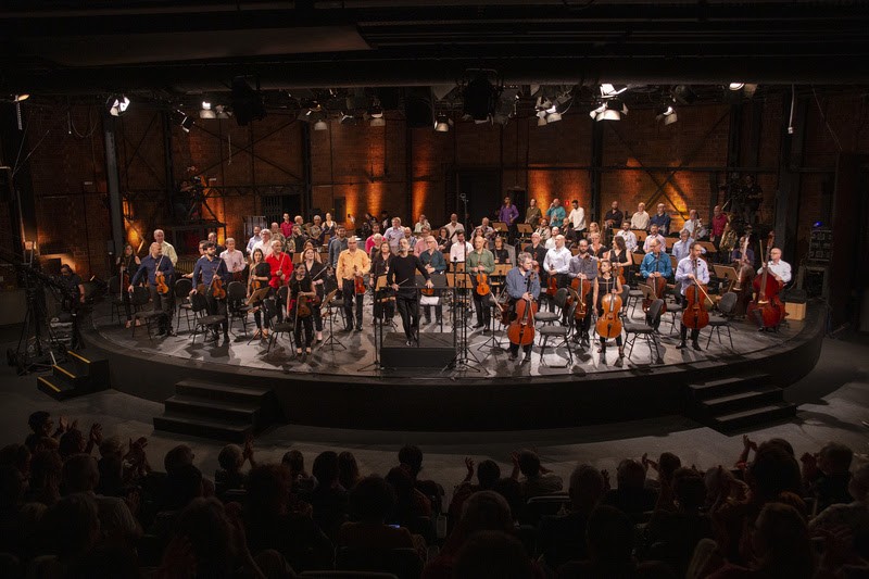 Brasil Jazz Sinfônica apresenta concerto no Teatro Franco Zampari