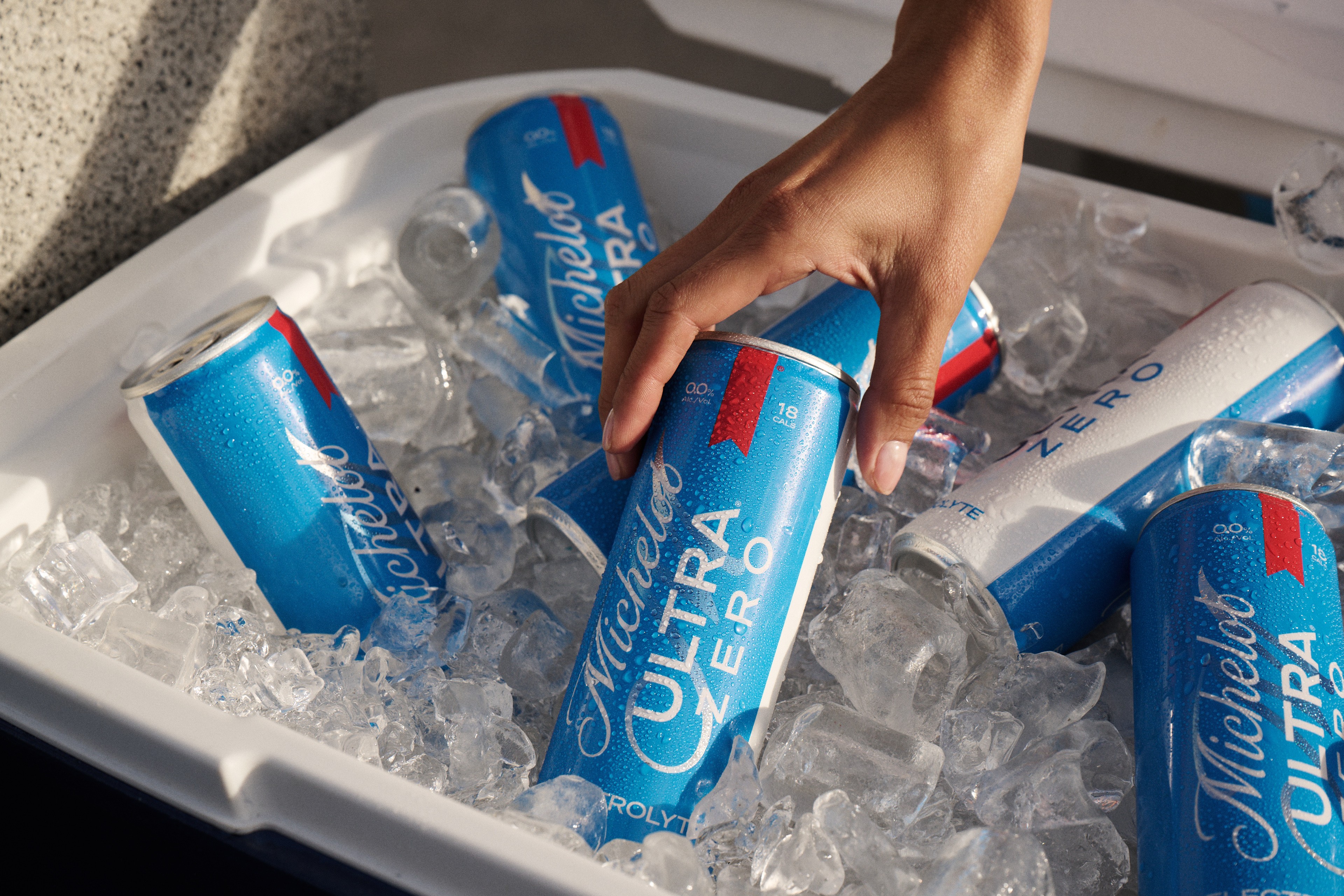 Cerveja sem álcool mais vendida dos EUA chega ao Brasil só por um dia