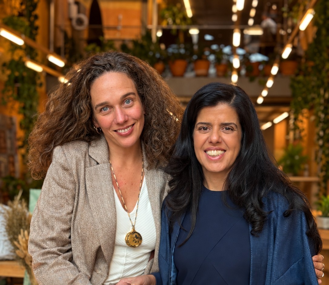 Laces e Mana Bernardes lançam projeto de beleza e arte em SP