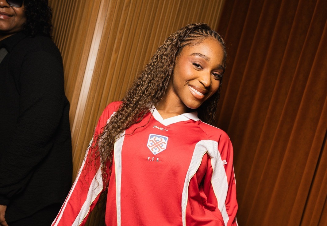 Normani comanda after fechado no restaurante Notiê em São Paulo